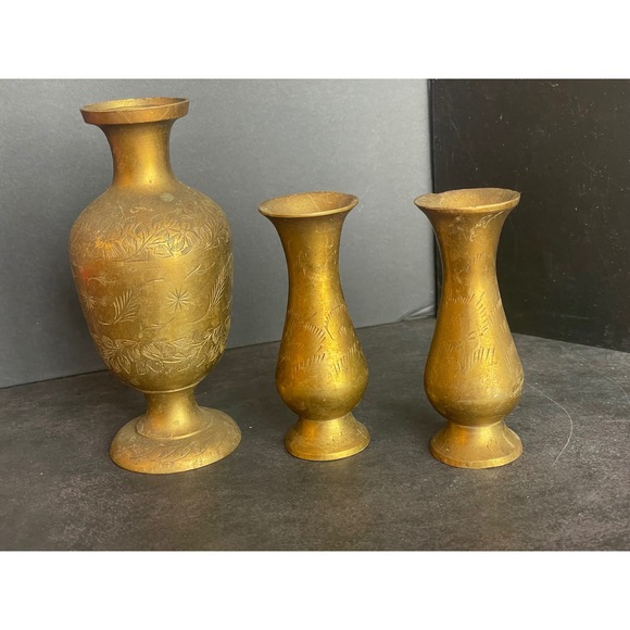 Vintage Brass Vase Set Etched Floral Design Pedestal Base Set of 3 - Picture 2 of 9
